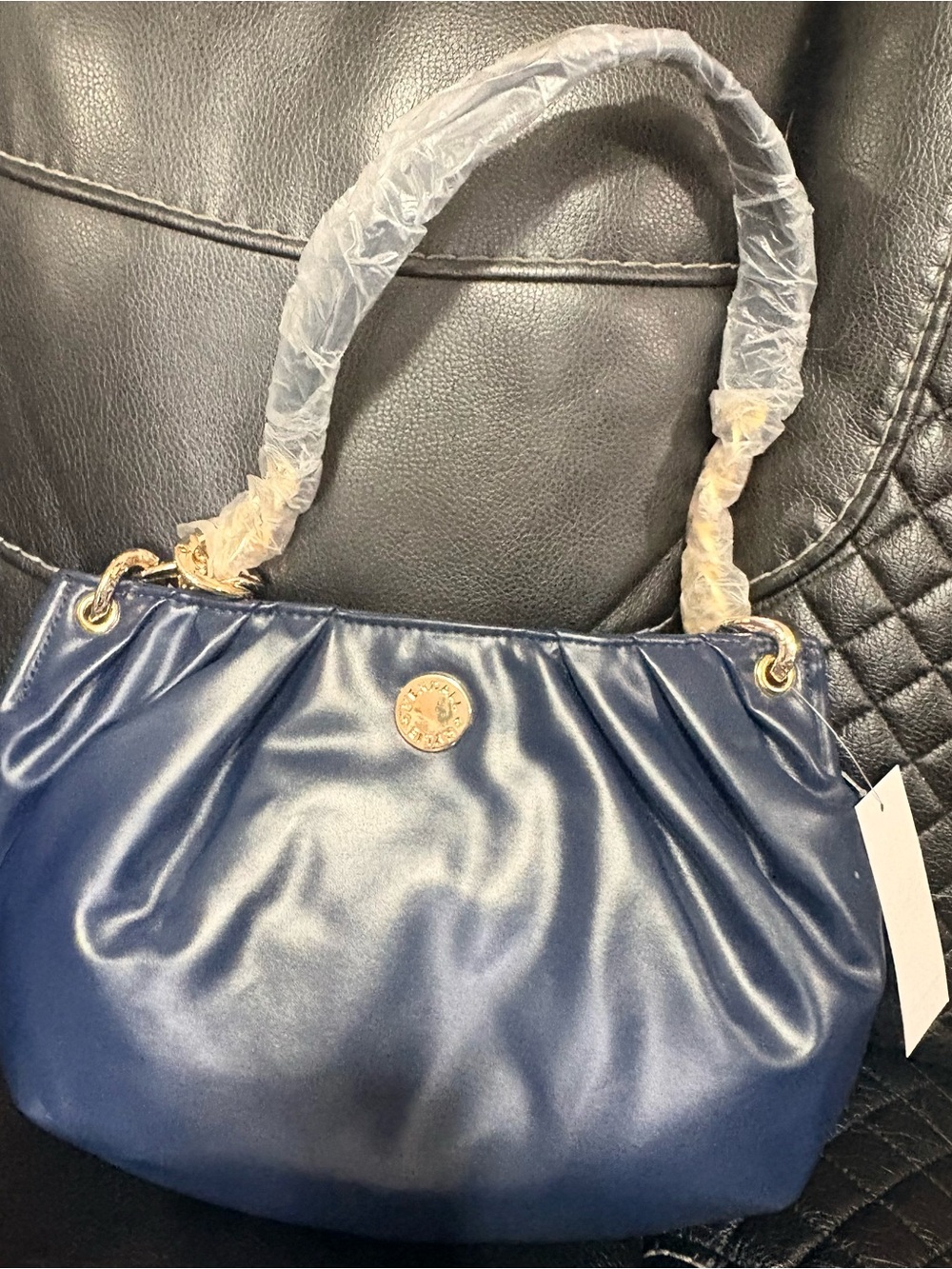 BNWT KENDALL & KYLIE NAVY BLUE W/ GOLD CHAIN PURSE